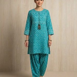 Radiant in turquoise!