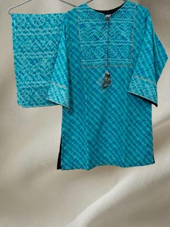 Radiant in turquoise! - Image 2